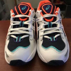 Asics Gel Kayano & Size: 8